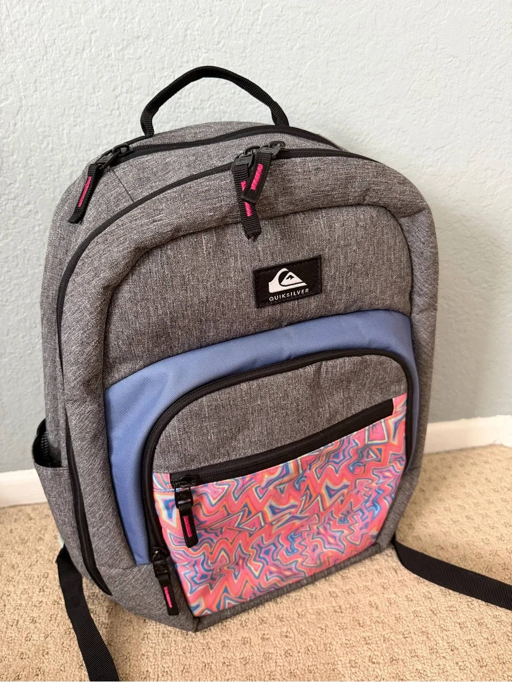 Quiksilver Gray Schoolie Cooler Backpack & Pink Patterned Pocket Laptop Sleeve